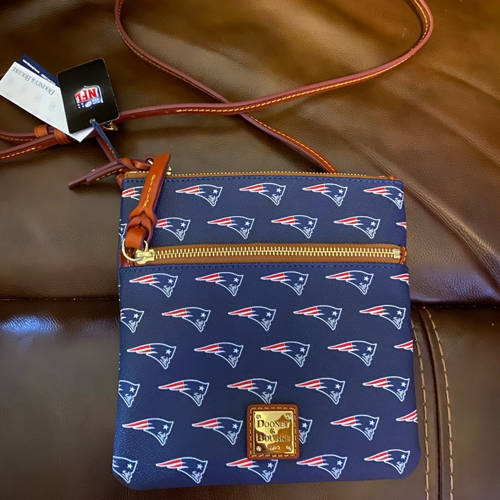Dooney& Bourke New England patriots crossbody bag